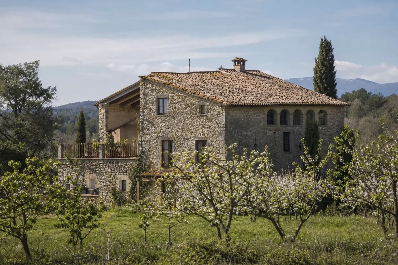 Masía en Besalú, Girona — foto 1